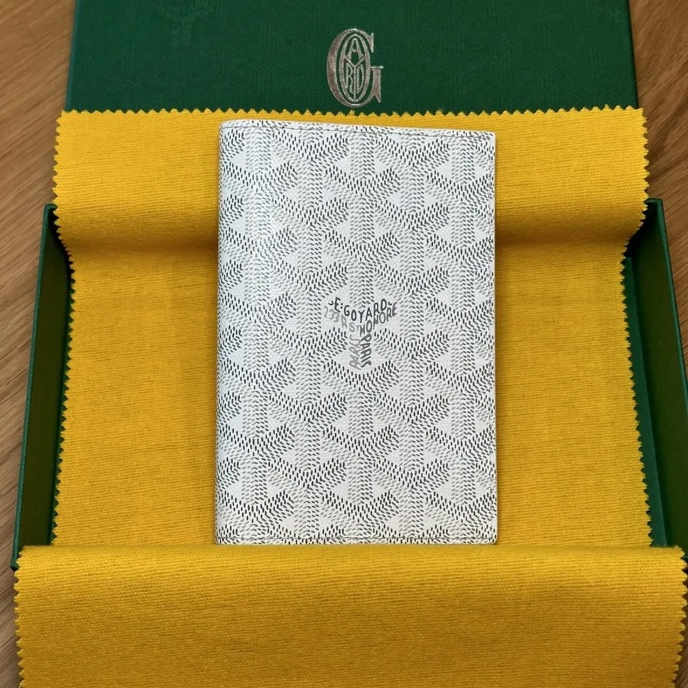 Goyard white passport holder/wallet. Brand new